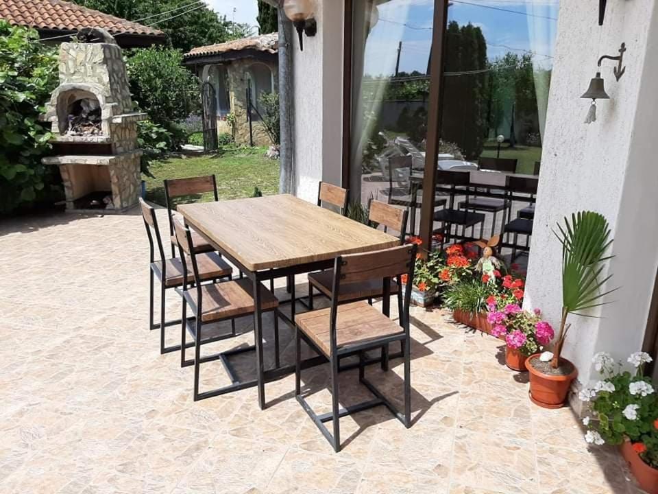 Guesthouse Oasis-Shabla Ngoại thất bức ảnh