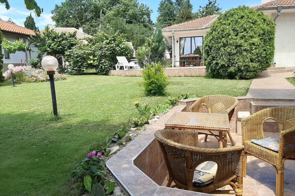 Guesthouse Oasis-Shabla Ngoại thất bức ảnh